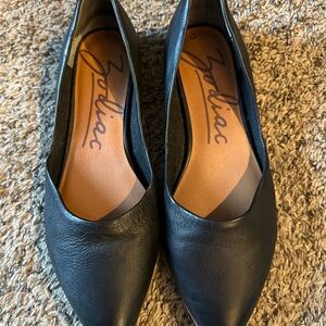 Zodiac Women's Black Flats